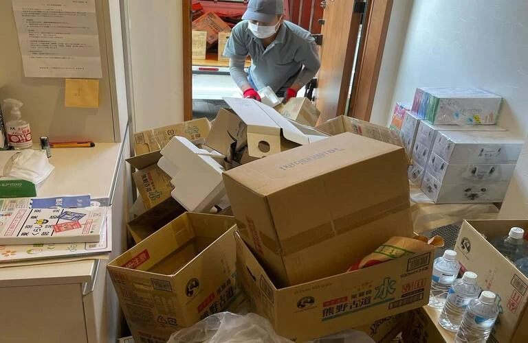 戸建てでの作業 | 東京都府中の便利屋ならまかせていいとも!!